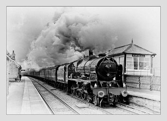 Scots Guardsman Re mono.jpg Scots Guardsman Re mono.jpg